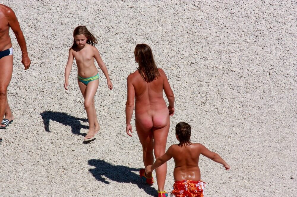 Naturism photo gallery # 8 - A Base for Naturist Recreation