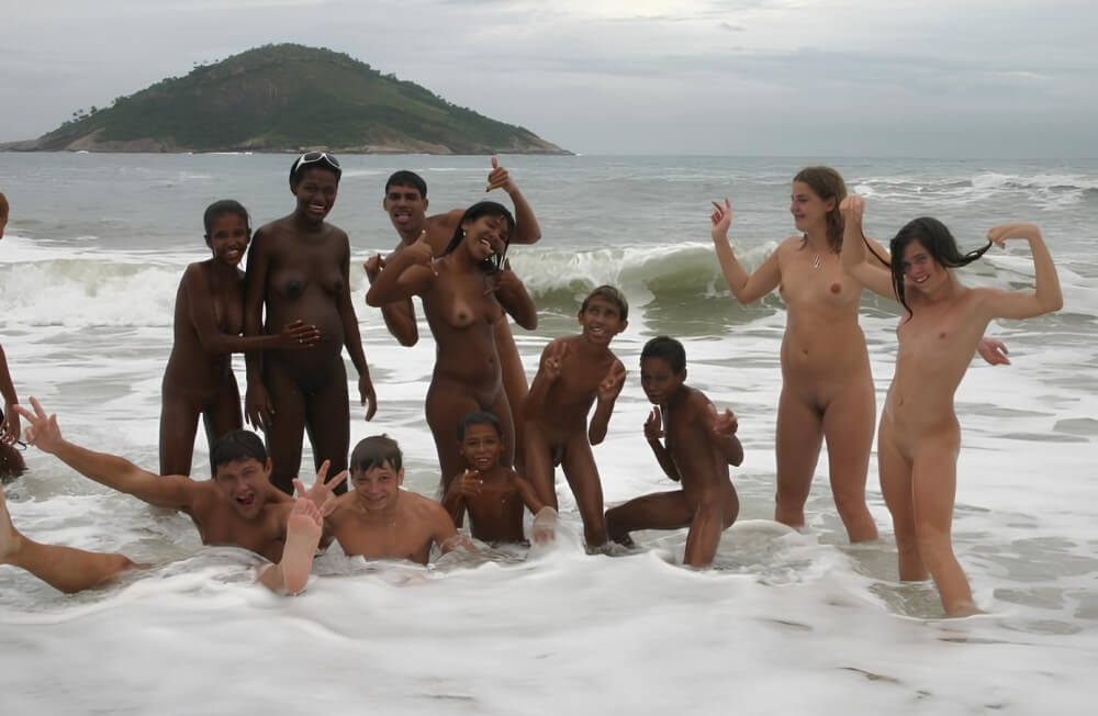 Photo nudism in Brazil - Nudism reduces self-consciousness