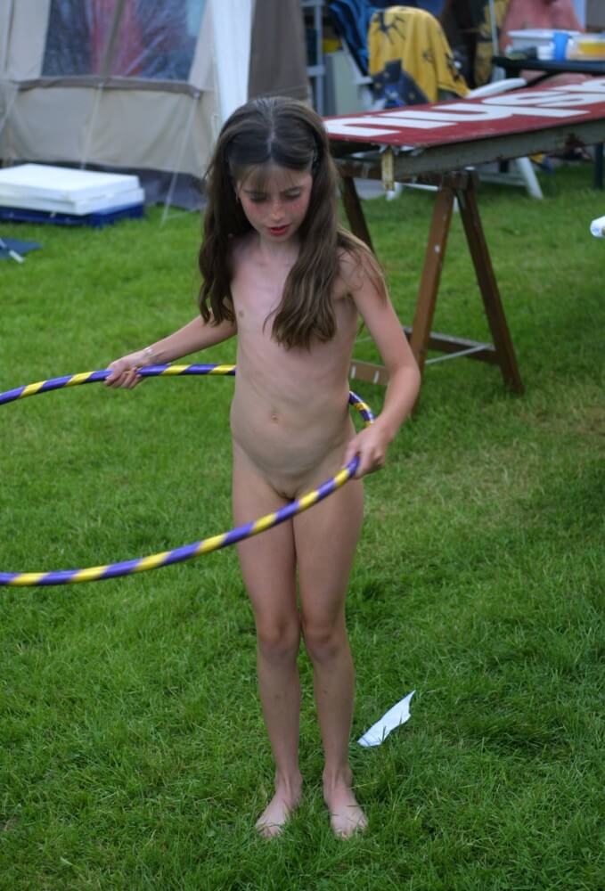 Holland Grass Hula Hoops pics - Im also interested in naturism, but I have no experience yet