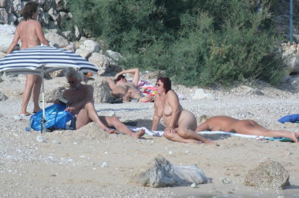 Croatian Baska Beach pics - Freedom of choice is important for anyone who wishes to become a naturist
