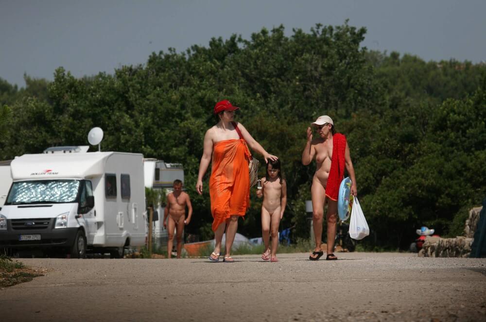 Bondi Beach Path Outskirt pics - Nudity is part of natural existence