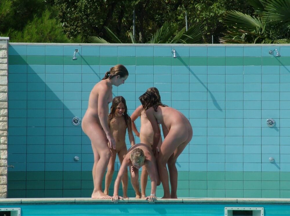 FKK Outdoor Children Pool pics - Naturism helps overcome fears and insecurities