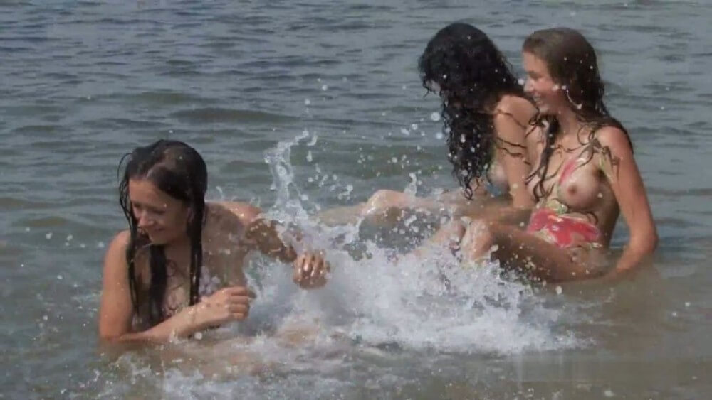 Body Art At Nudist Beach - Nudism helps strengthen friendships