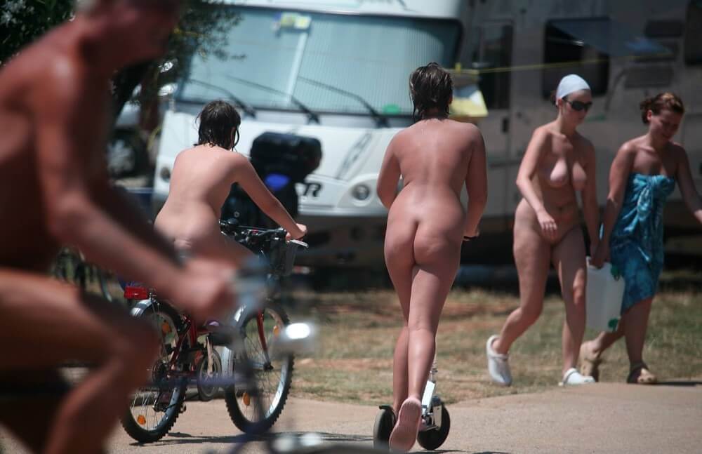Park Misc Walks pics - The community of naturist movement supporters and their values