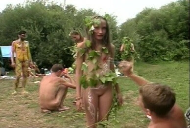 Enature - Mother Naturists - Differences between nudists and naturists
