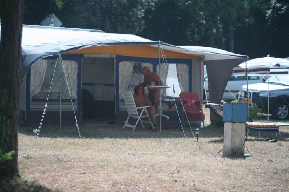 Avila FKK Camping Ground pics - In naturism, people are equal regardless of circumstances