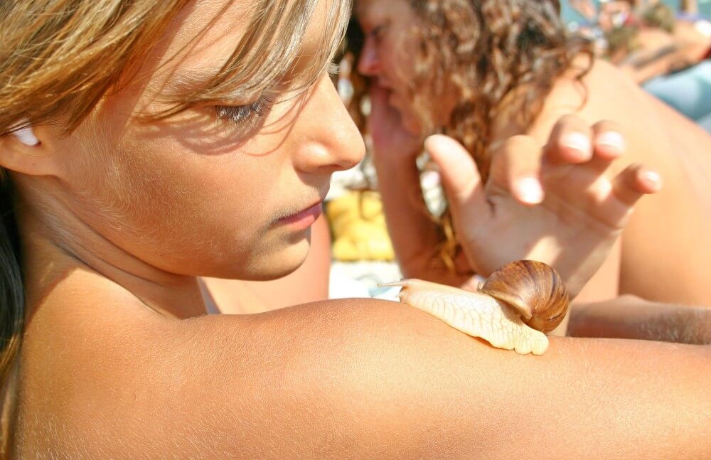 Ulitka Play On the Beach pics - Freedom of the body means equality for all