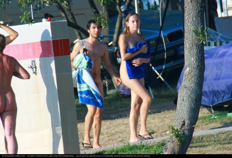Naturism big photo gallery - Mutual respect as an important part of the naturist community