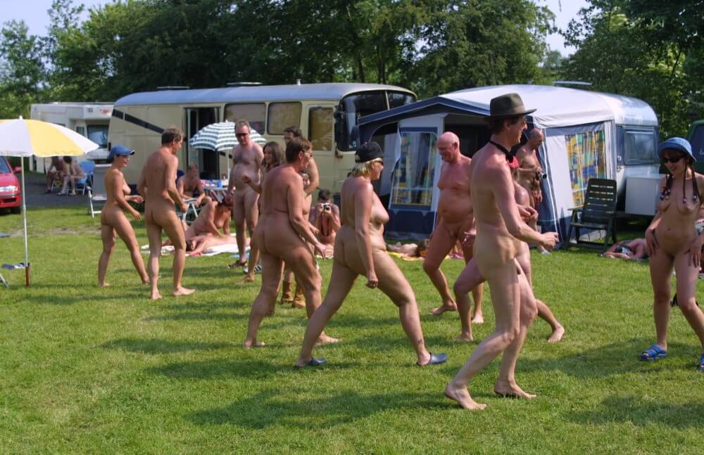 Holland Green Relaxations photos - Nudism contributes to the strengthening of psychological health