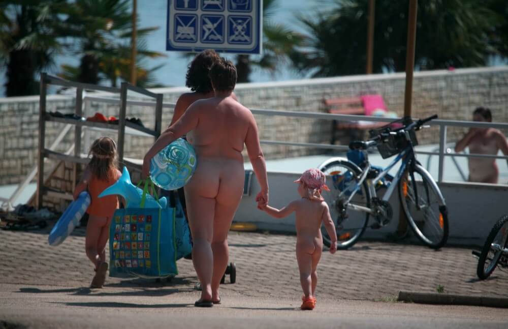Pool Outskirt Nude Guests pics - Naturism promotes honesty and an open connection with the body