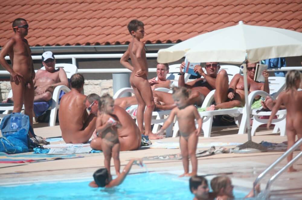 Pool Camping Sides gallery - Nudity is only possible among people