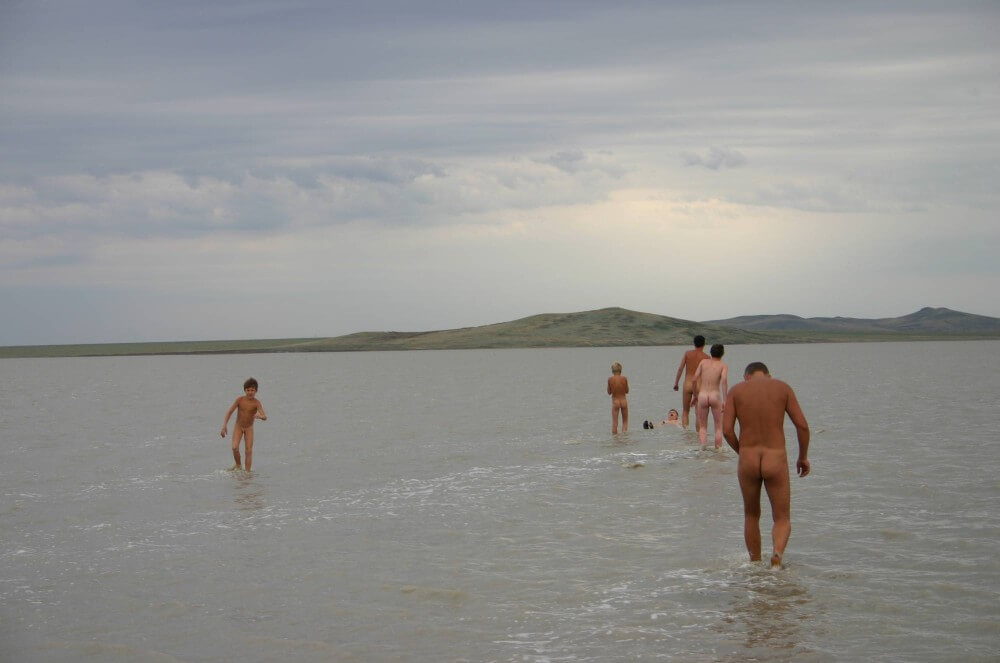 Black-Sea Body Mud Shots pics - Family naturism in the modern world