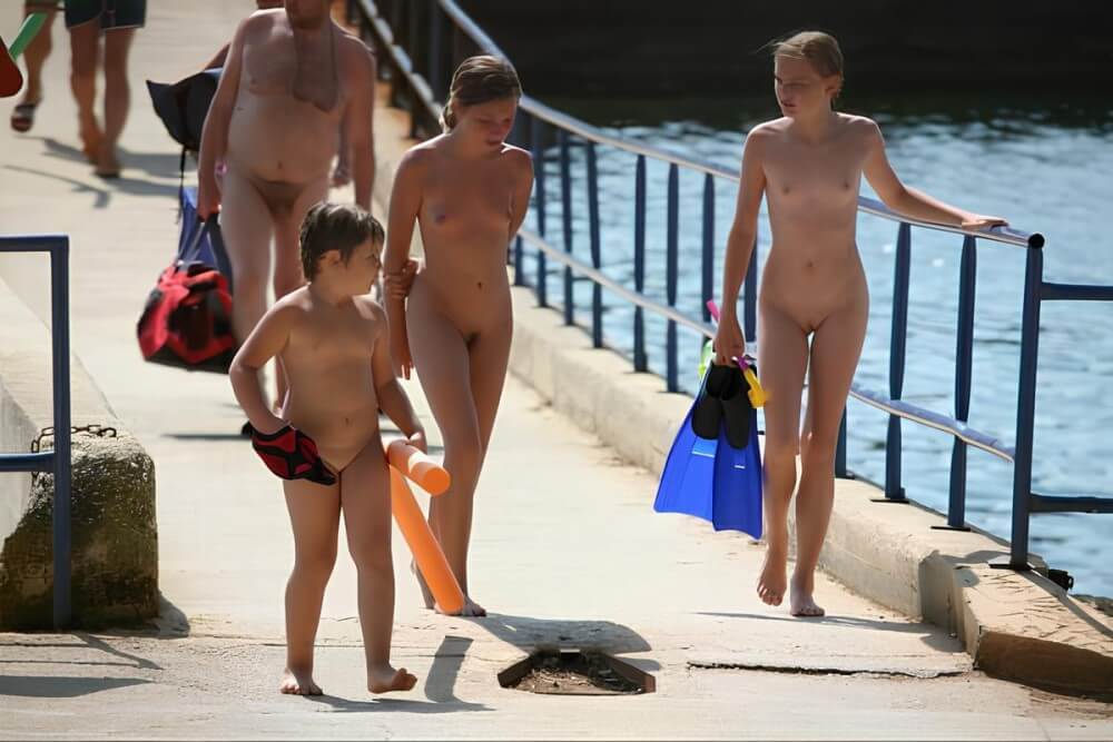 Naturism photo gallery # 11 - Nature fills naturists and nudists with energy and inspiration