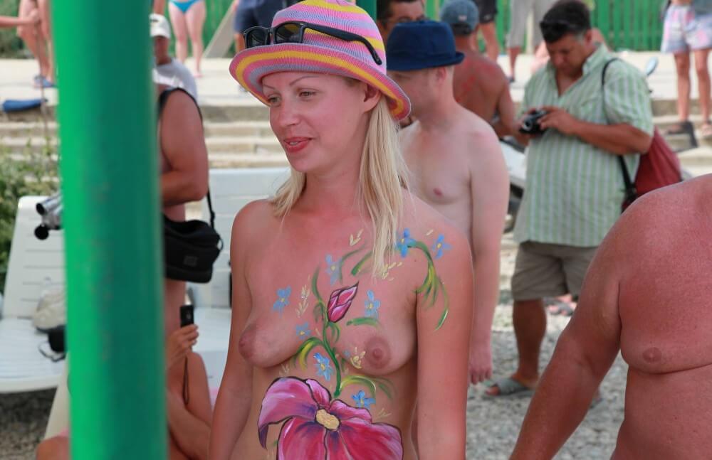 Neptune Grandpa Masters pics - Nudity helps overcome insecurities and fears