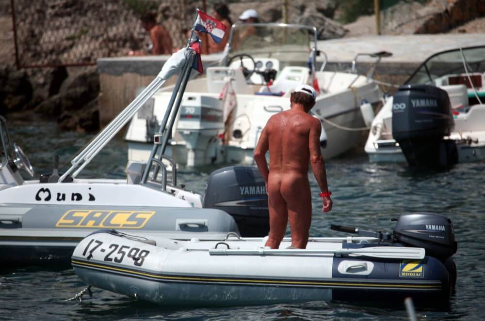 Boating and Floater Waters pics - People seek in nudism a way to overcome their insecurities