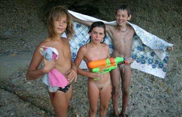 Naturism photo gallery # 33 - Freedom and naturalness are important to naturists