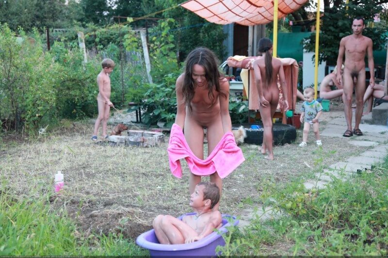 Green barrel of fun-grassy fields of gold photos - Nudism is based on sincerity