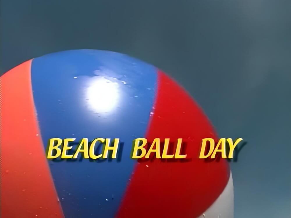 Enature- Beach ball day - Watching us naked in nature