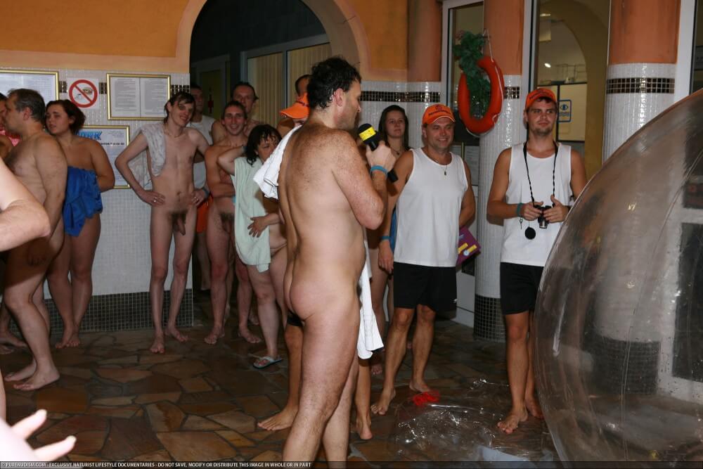 Naturism photo gallery # 56 - Living with joy and ease is part of the naturist lifestyle