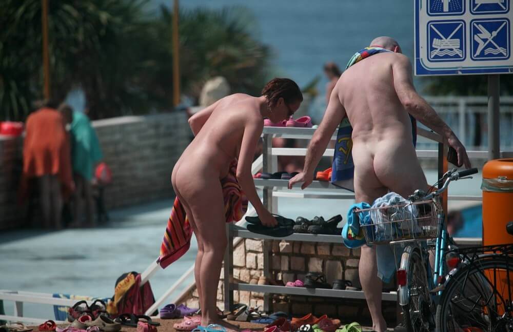 Pool Arrivals and Departures pics - Naturism is about peace and tranquility