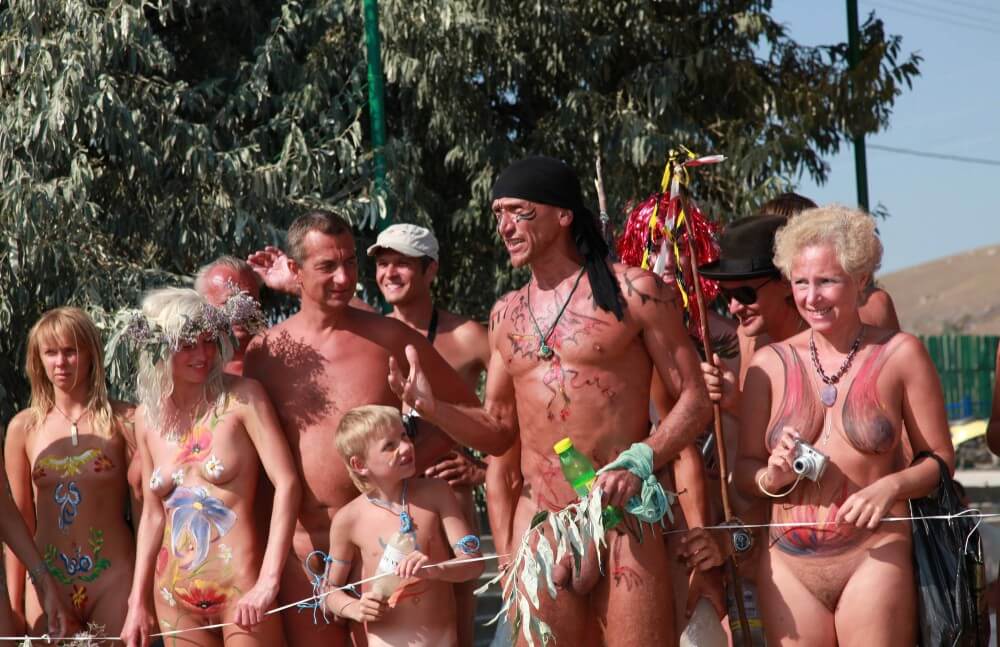 Naturist Day From Behind pics - Naturism is a path to self-understanding and self-acceptance