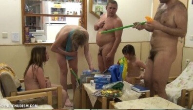 Pool jacuzzi and paints Full HD - Leaving the house while naked