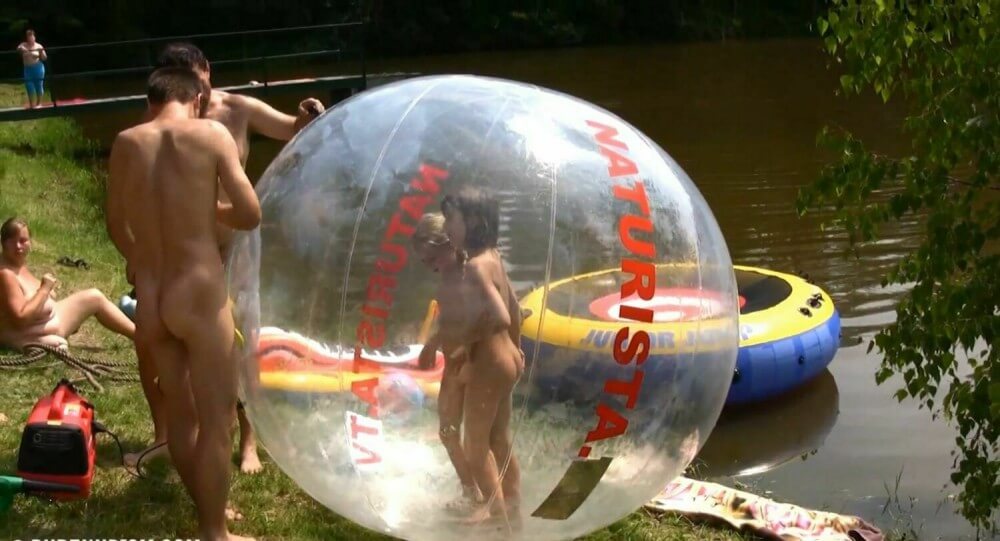 Daytime Family Picnic Full HD - Nudity helps us better understand ourselves and those around us