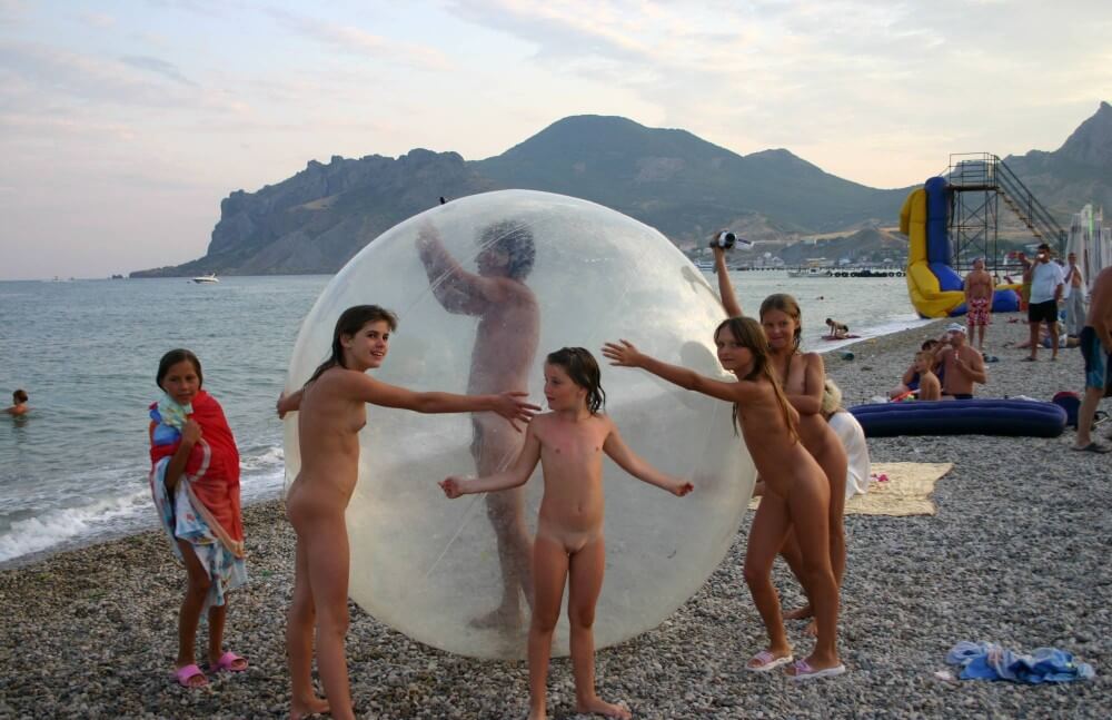 Pics Walk on the Beach Balloon - Growing up on a nudist beach