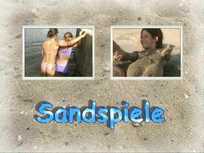 Naturistin: Sandspiele - Nudism supports freedom of self-expression and individuality
