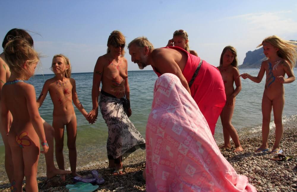 Water Drying Off pics - Nudist practices help foster respect for differences and individuality