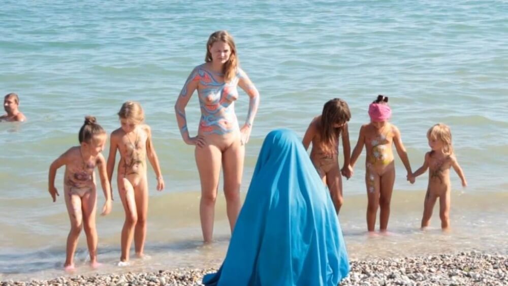 Neptune Day Full HD - Where nudism is commonplace