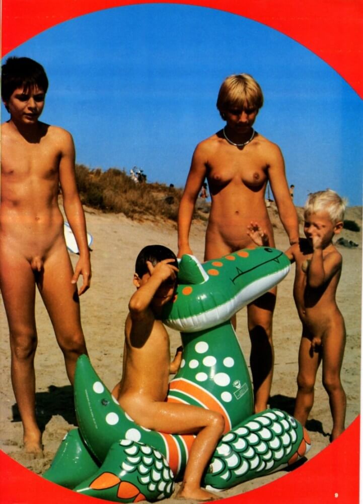 Jung und Frei Nr 15 - Love for oneself and nature is the foundation of the naturist and nudist lifestyle