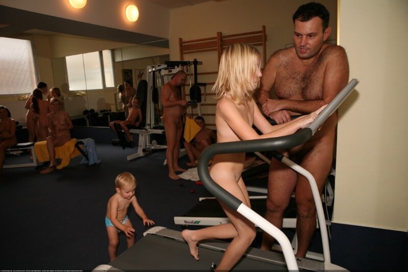 Record room naturists photos - Love for oneself and the environment are important values in naturism and nudism