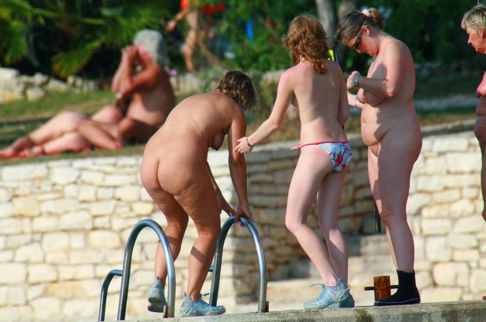 Ula FKK Exploration Family pics - Naturism helps accept everyones differences and unique qualities