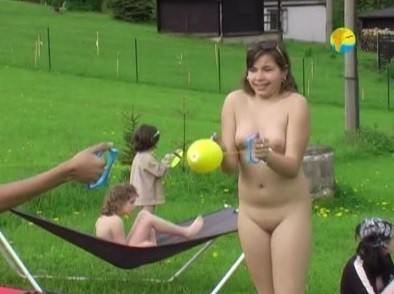 Naturist Freedom: Meadow - Nudism is a way to improve health and boost self-esteem