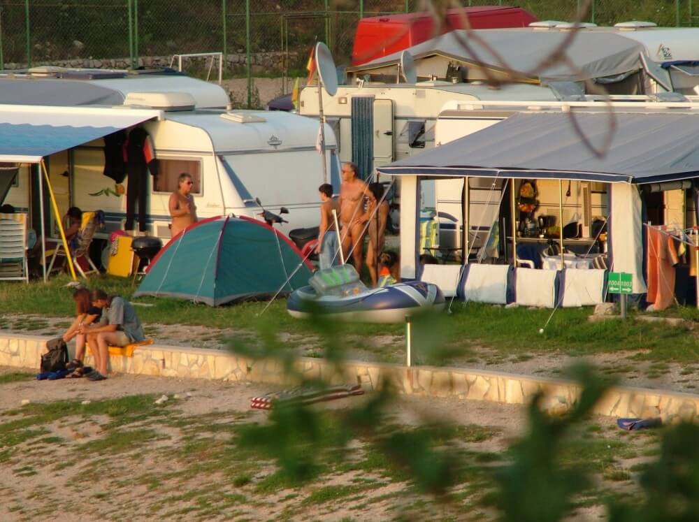 FKK Outdoor Shoreline pics - People who practice nudism also believe that everyone is equal, regardless of circumstances