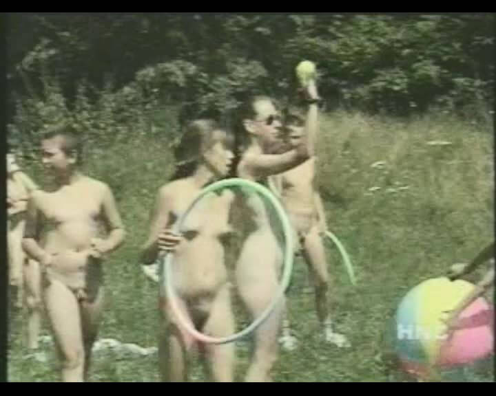 Helios Natura: Nudi Youth Weekend - Nudism supports freedom of self-expression and individuality