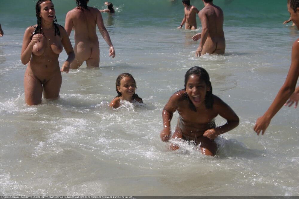 Brazil naturism photo set 4 - Nudity is perceived as a natural expression of life